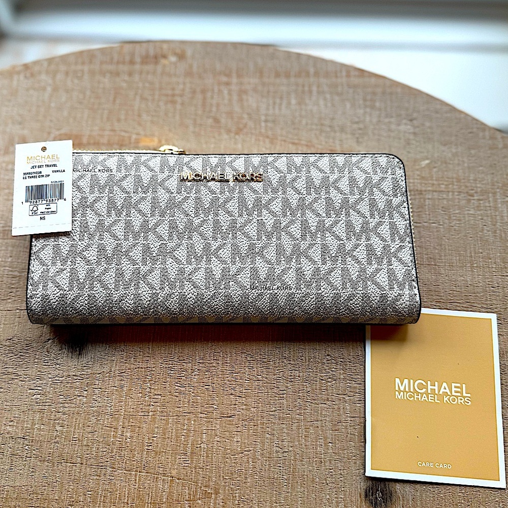 Michael Kors Gray and Cream Wallet NWT